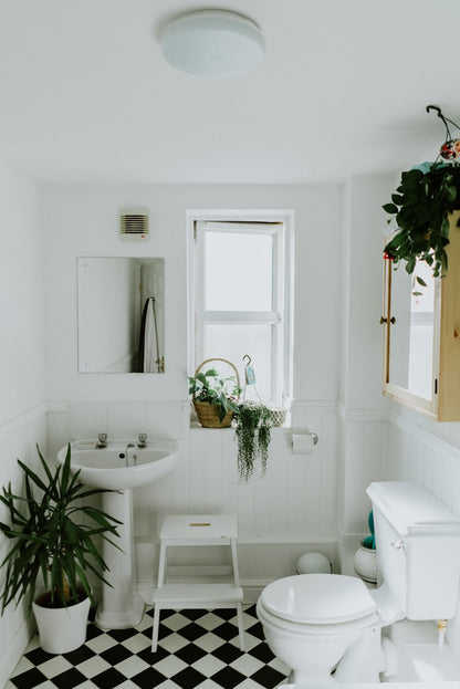 Nuvelo Diatomaceous Earth Bath Mat on a clean bathroom floor